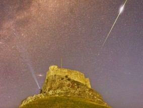 英仙座流星雨今晚:准确的时间，令人惊叹的灯光秀将使英国的天空眼花缭乱